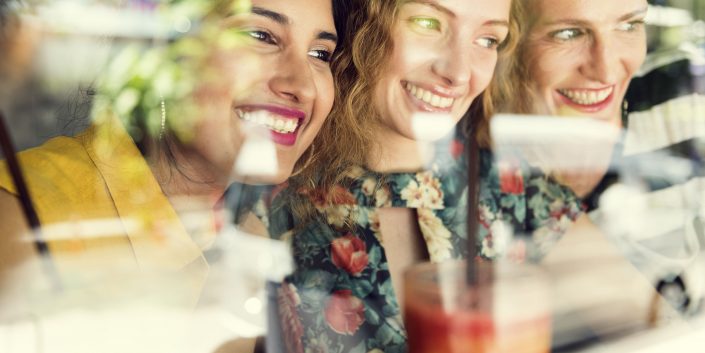women-communication-together-happy-concept-PZUTP3H